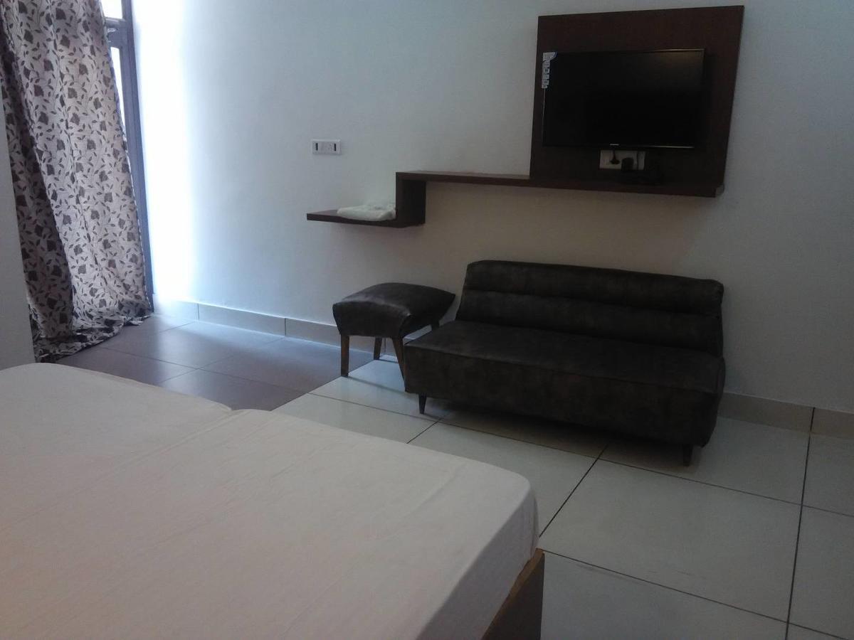 Hotel Kings Retreat Патиала Экстерьер фото