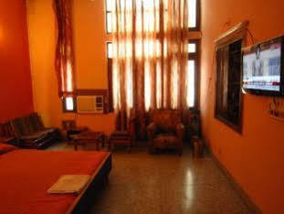 Hotel Kings Retreat Патиала Экстерьер фото